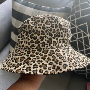 Bucket hat